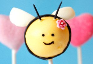 Cute Easter Cake Pops ideas for your special Easter dessert table - bumble honey bee cake pops