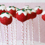 Christmas Cake Pops Tutorial: How to make Holly Leaf Cake Pops